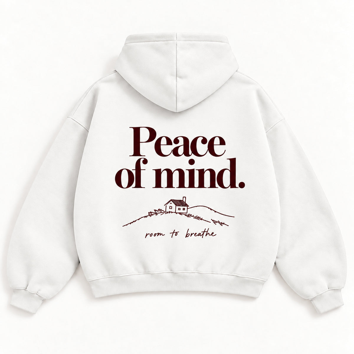 Weißer Peace of Mind Hoodie, Rücken mit „Peace of mind.“, Hütte und Hügelzeichnung in Merlot
